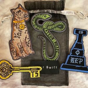 TAYLOR SWIFT’S REPUTATION TOUR PATCHES